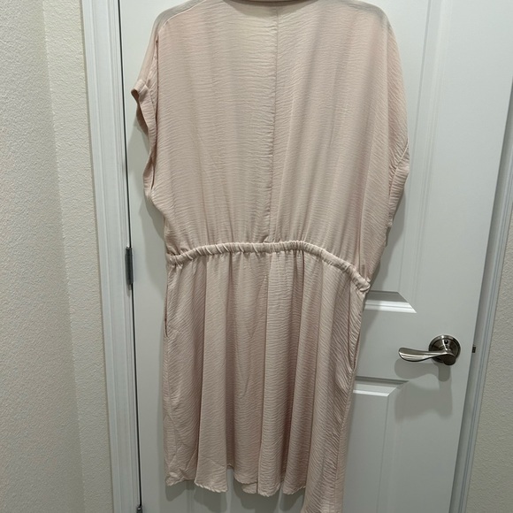 Plus size cream dress - Picture 2 of 2